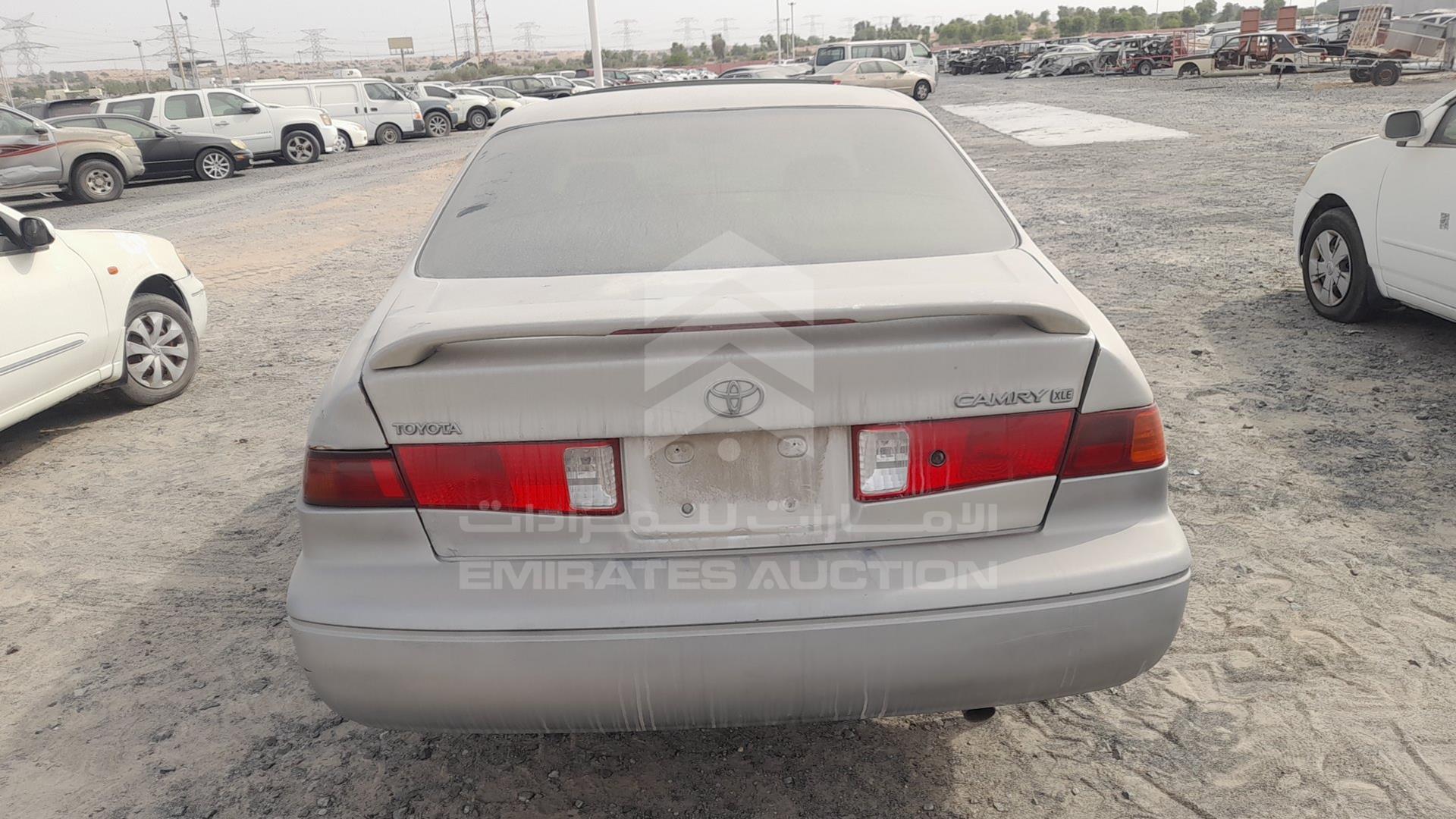 2001 TOYOTA CAMRY VIN: 4T1BG28K21U073561