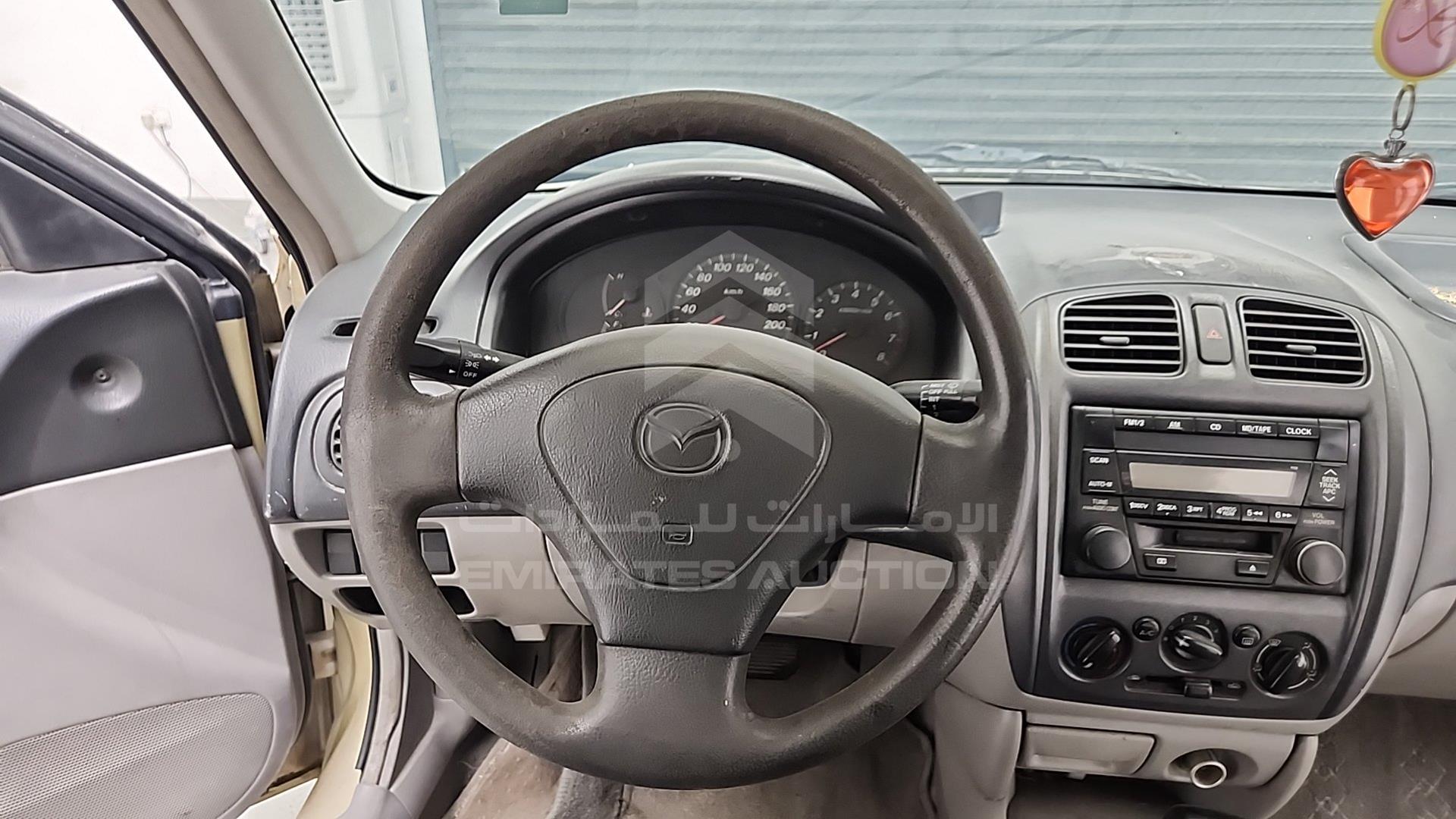 2002 MAZDA 323 VIN: JM7BJ12M821209520