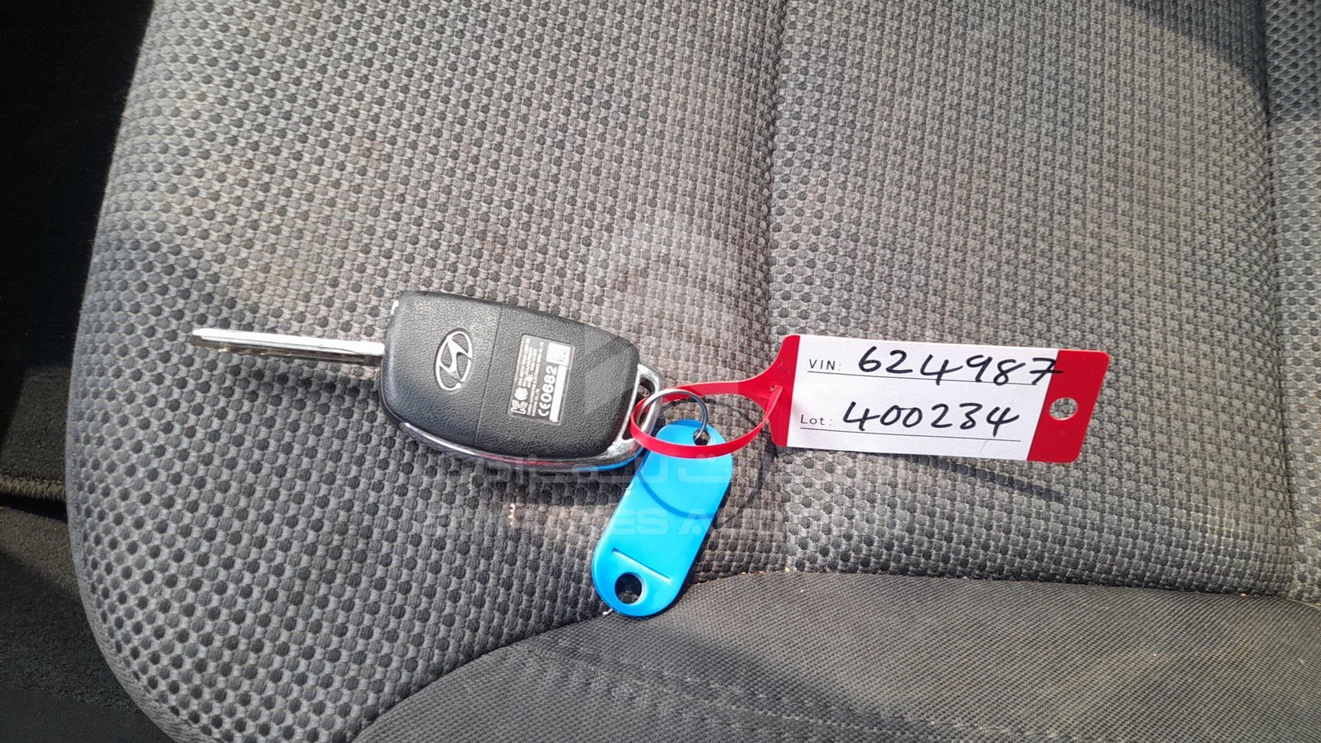 2014 HYUNDAI SONATA VIN: KMHEB41C7EA624987