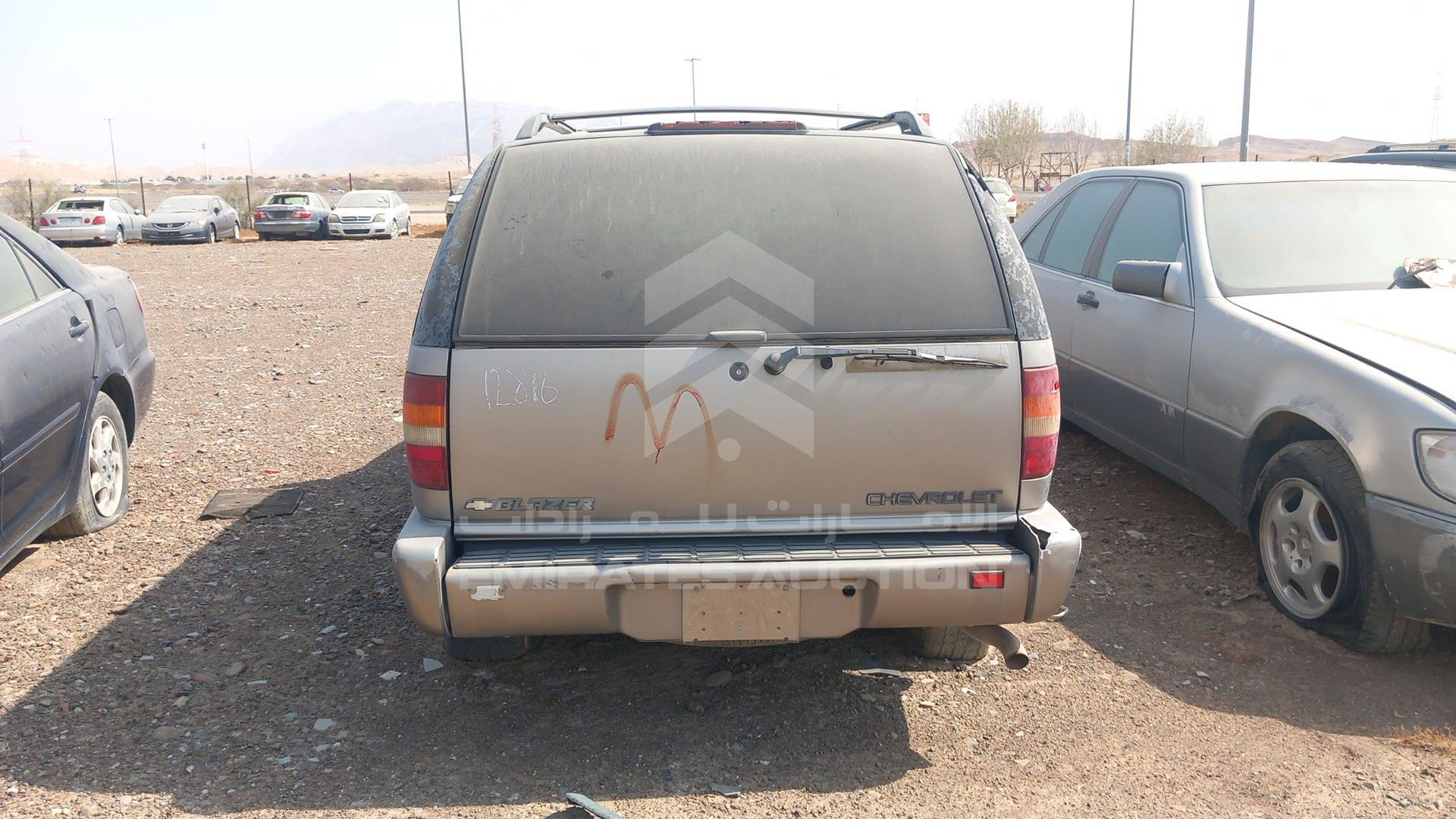 1998 CHEVROLET BLAZER VIN: 1GNDT13W7WK202143