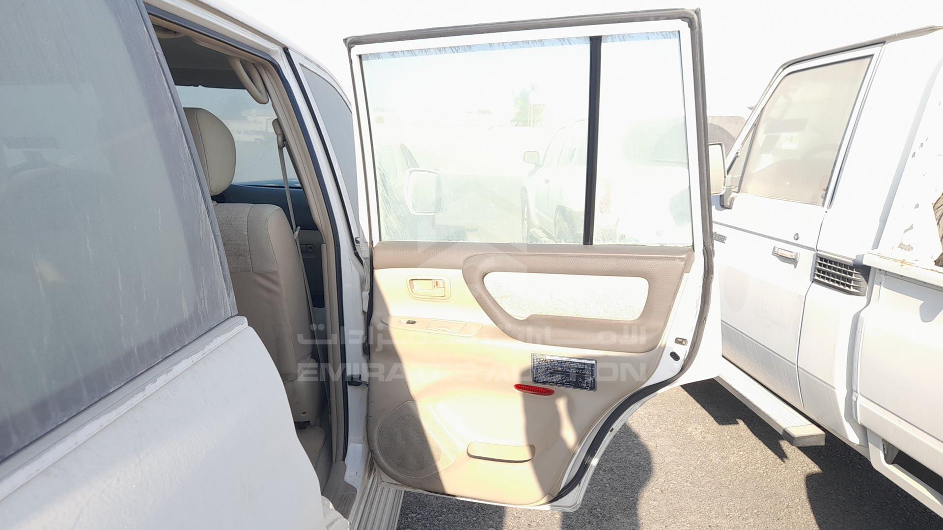 2007 TOYOTA LAND CRUISER VIN: JTGHJ09J977006847