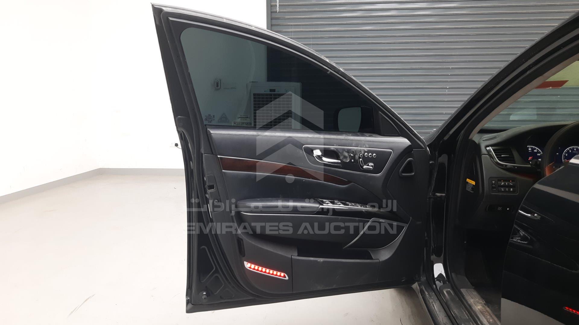 2016 KIA K 900 VIN: KNALW4D43G6028671