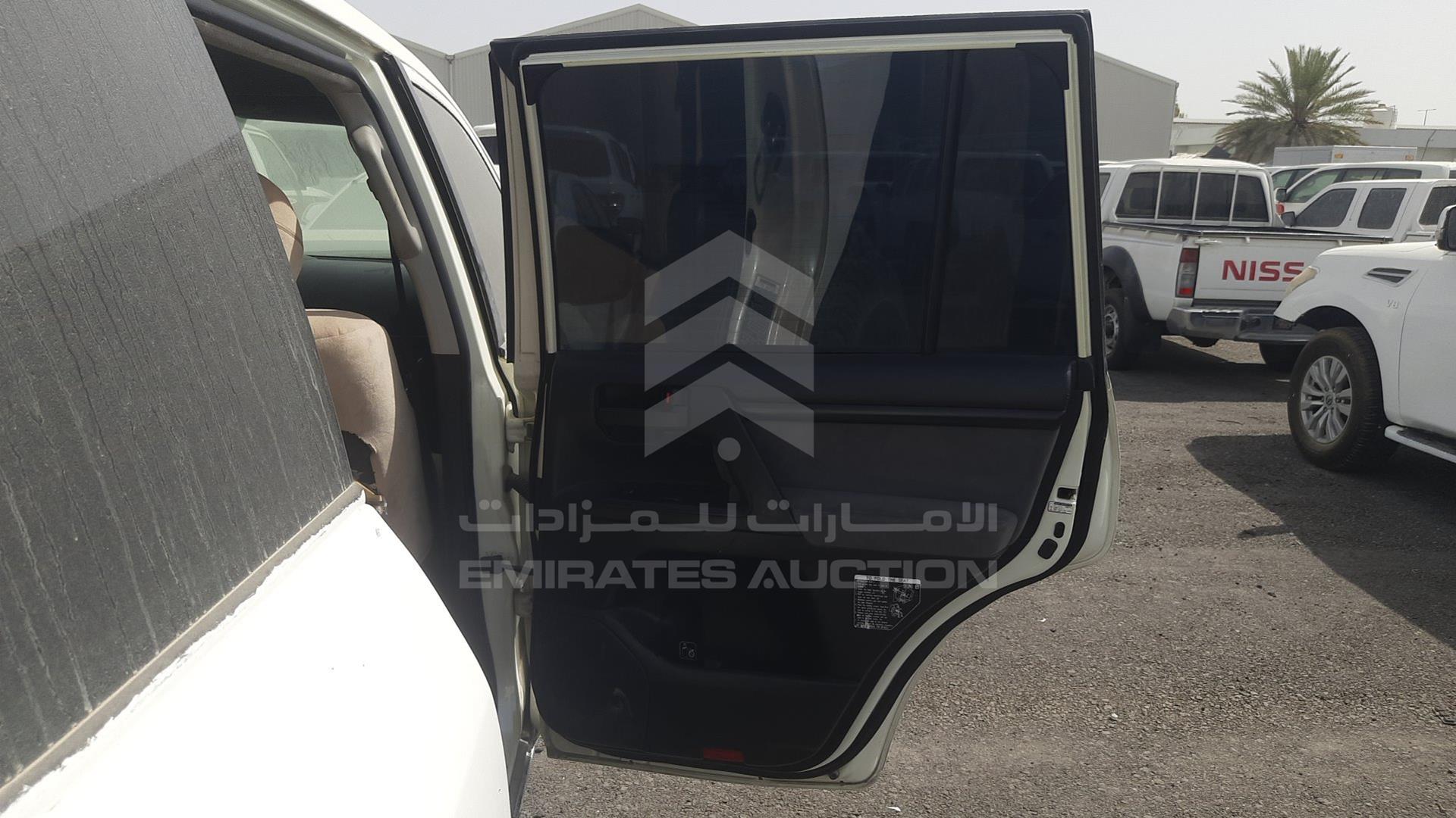2011 TOYOTA LAND CRUISER VIN: JTMDU09J4B4032012
