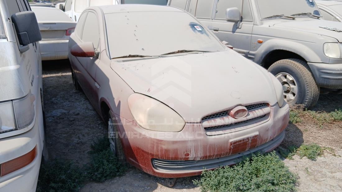 2009 Hyundai Accent — Front Right Angle — Photo 9