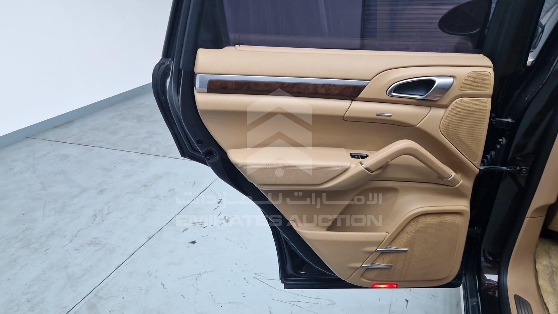2016 PORSCHE CAYENNE VIN: WP1ZZZ92ZGKA13713