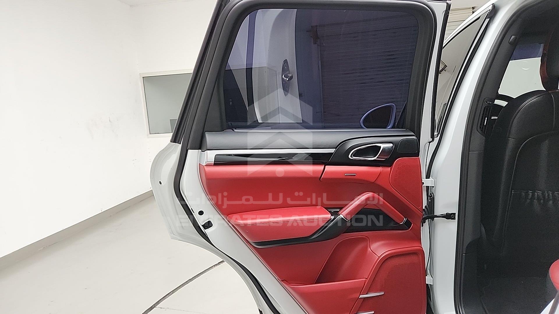 2016 PORSCHE CAYENNE VIN: WP1ZZZ92ZGLA03325