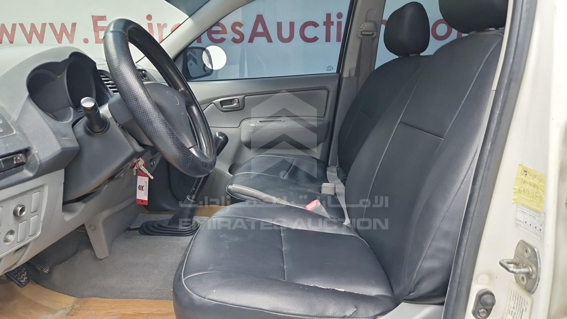 2008 TOYOTA HILUX VIN: MR0EX12G782305420