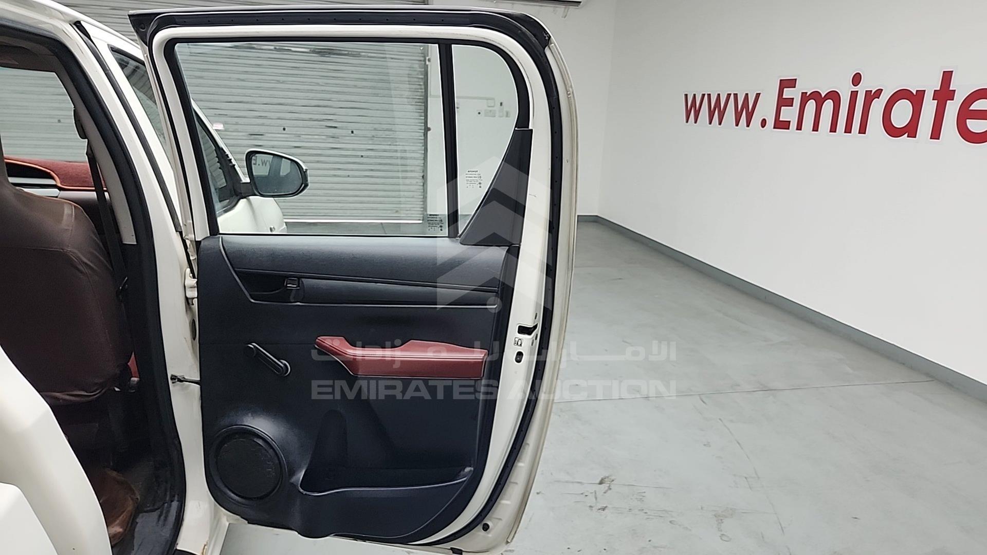 2017 TOYOTA HILUX VIN: MR0CX8CD6H0541749