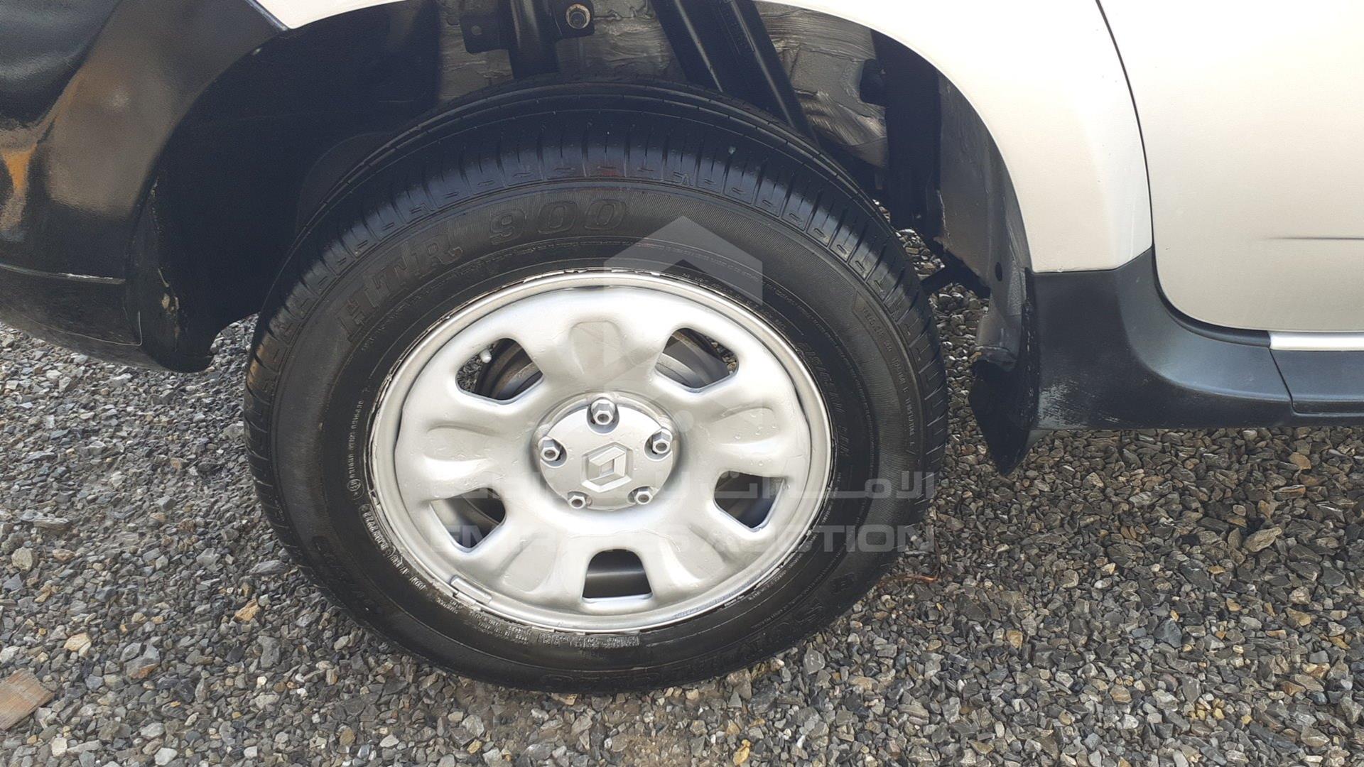 2017 RENAULT DUSTER VIN: VF1HSRGJ4HA500179