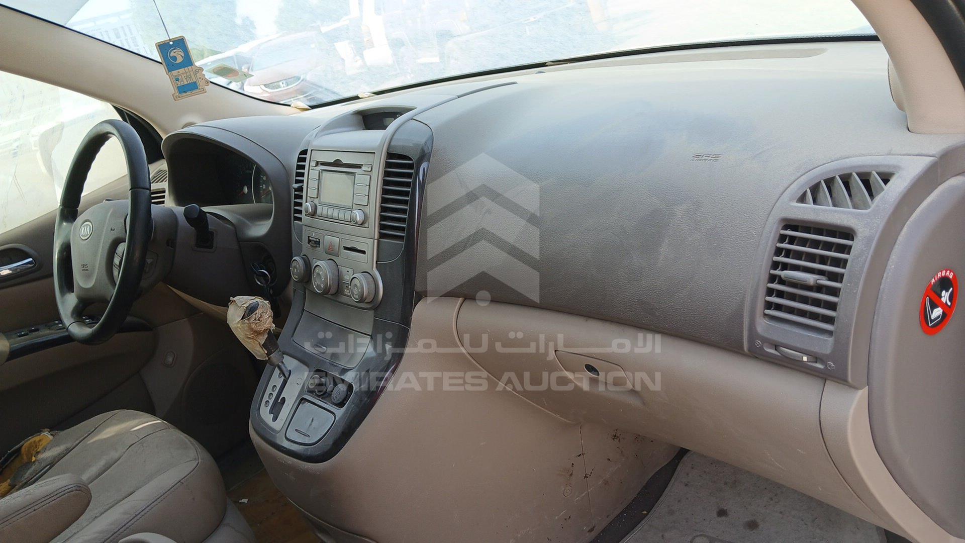 2011 KIA CARNIVAL VIN: KNAMH8176B6368474