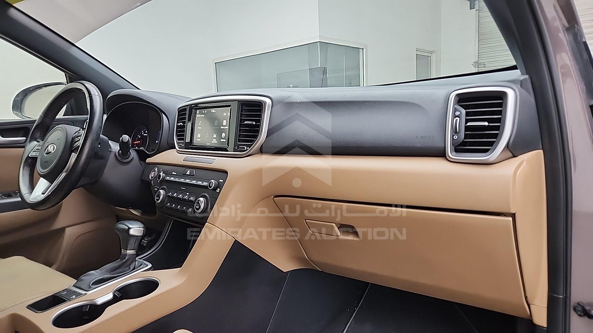 2020 KIA SPORTAGE VIN: U5YPH8141LL777526