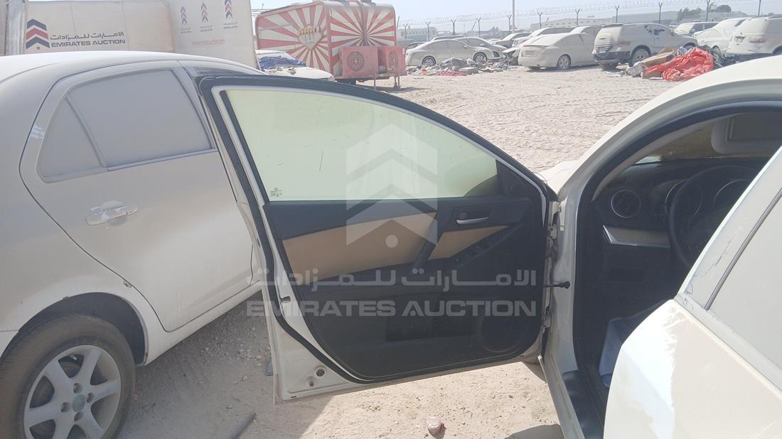 مازدا 3 2013 — الباب الأمامي الأيسر — صورة 10