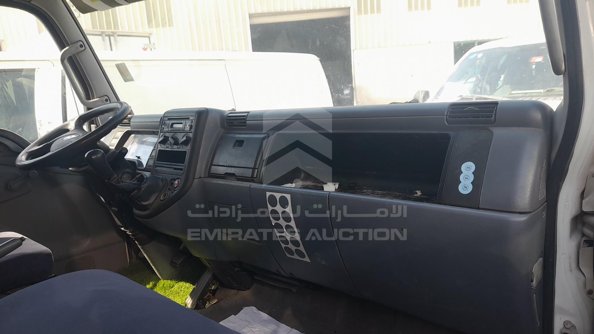 2015 MITSUBISHI CANTER VIN: JL7B6E1P8FK019136