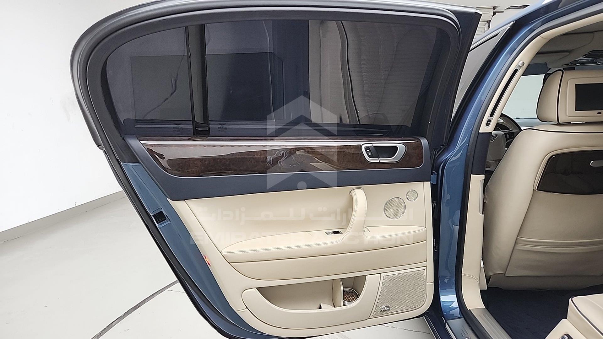 2012 BENTLEY FLYING SPUR VIN: SCBBE53W1CC072662