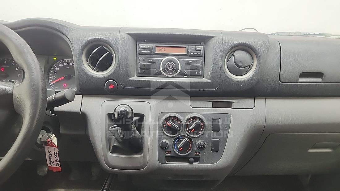 2015 Nissan Urvan — Entertainment Systems & Camera Monitor & Navigation — Photo 11