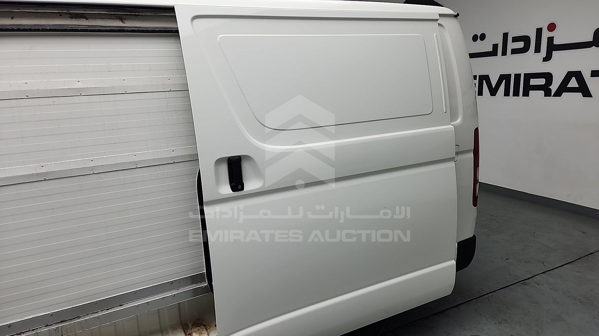 2015 TOYOTA HIACE VIN: JTFHX02PXF0098690