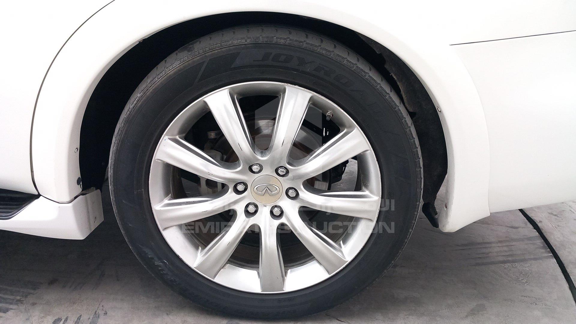 2011 INFINITI QX56 VIN: JNRAZ25Y6B9000720