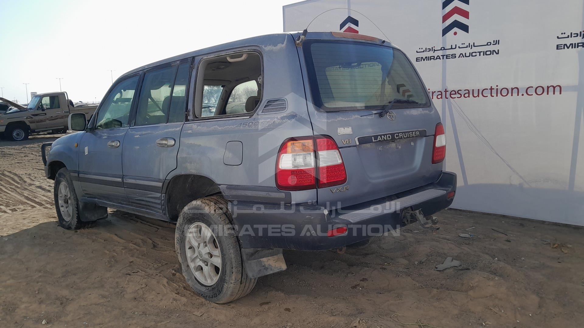 2005 TOYOTA LAND CRUISER VIN: JTEHT05J552074064