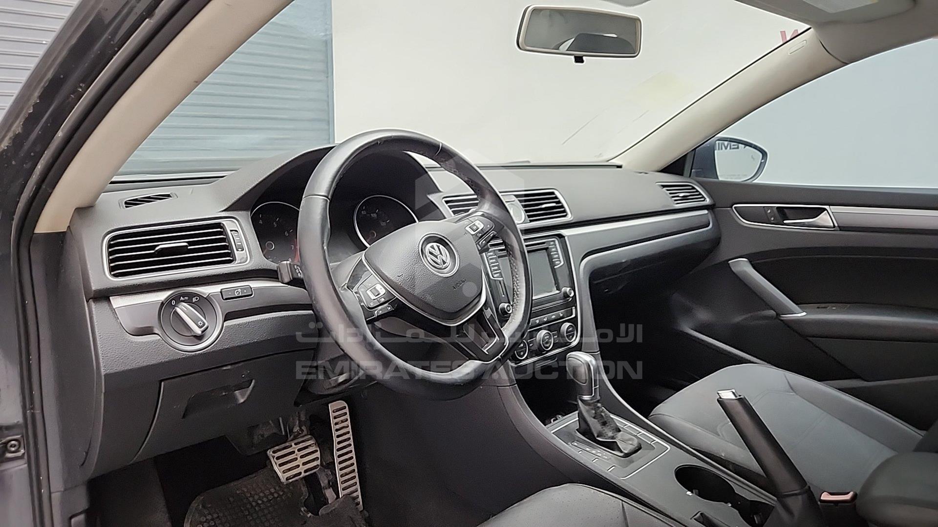 2017 VOLKSWAGEN PASSAT VIN: 1VWDT7A38HC025469