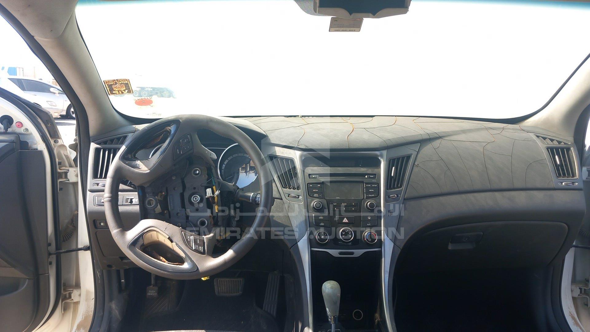 2014 HYUNDAI SONATA VIN: KMHEB41C5EA618234