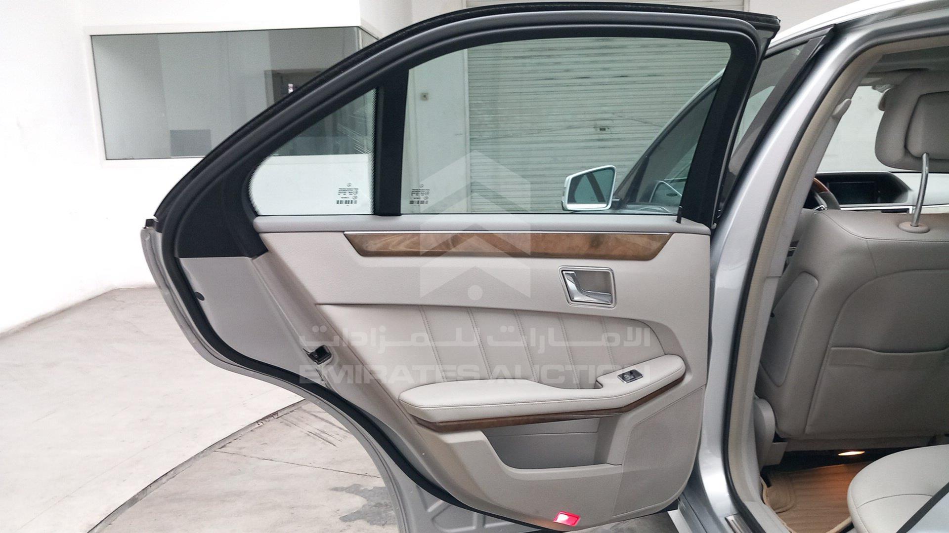2011 MERCEDES E350 VIN: WDDHF8HB1BA303636