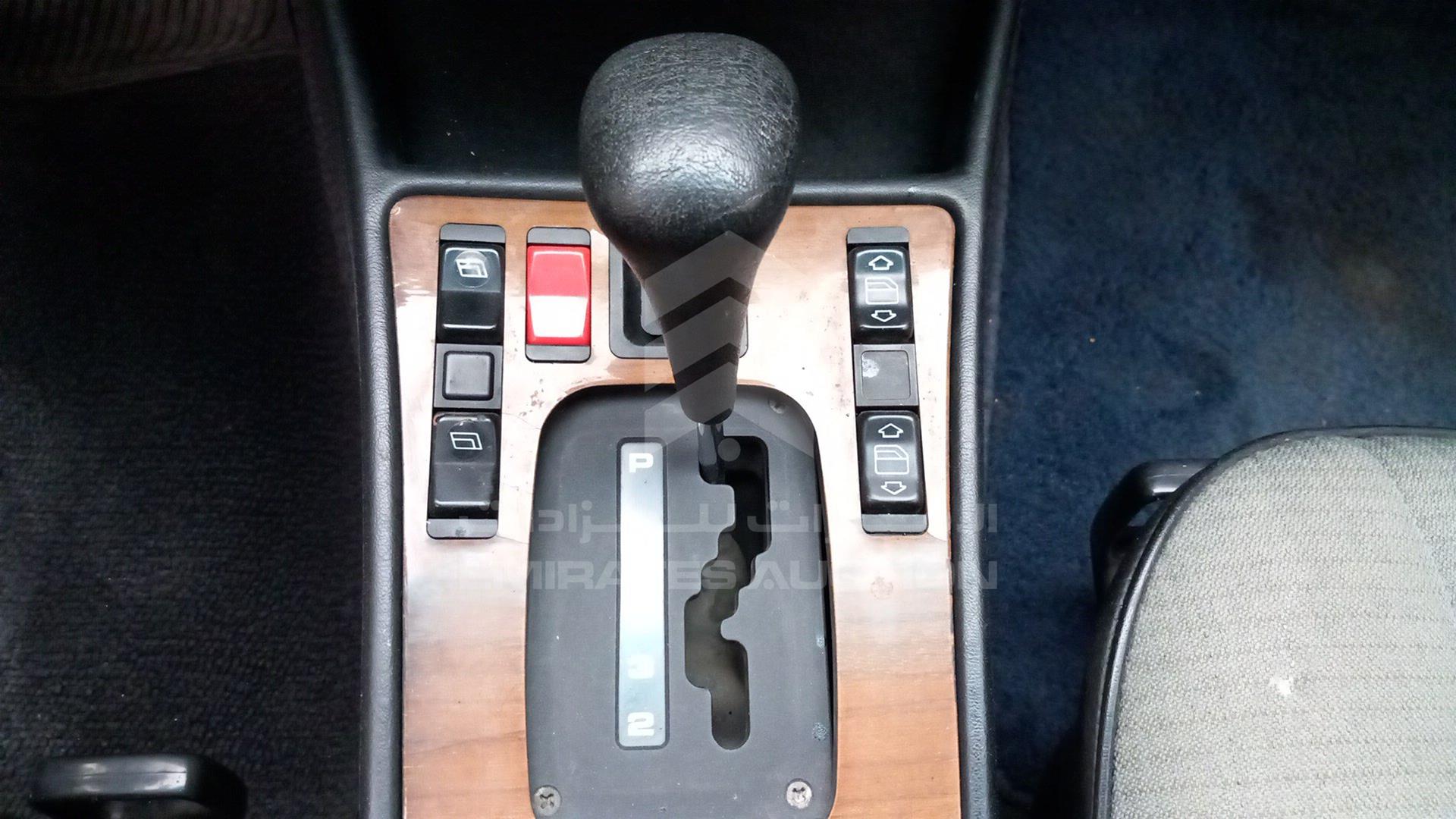 1988 MERCEDES E 190 VIN: WDB2010241F297665