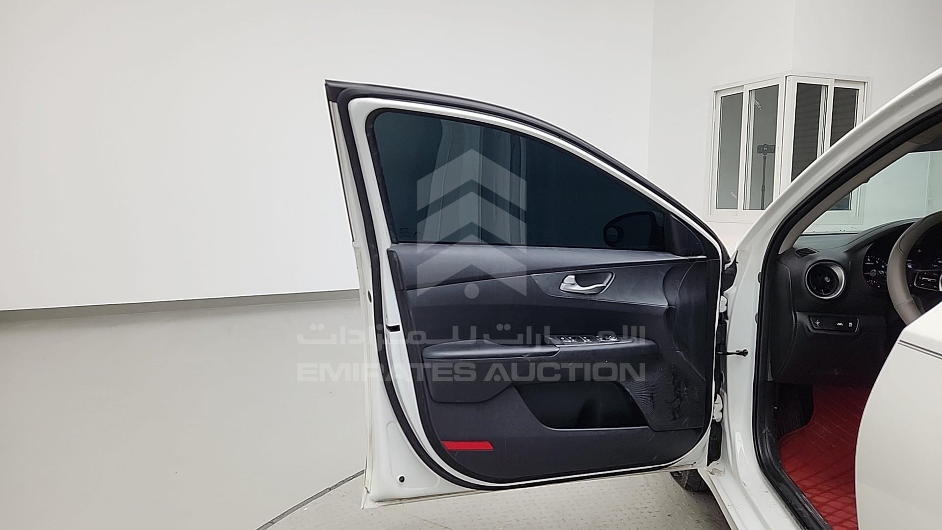 2019 KIA FORTE VIN: 3KPF24AD2KE005885