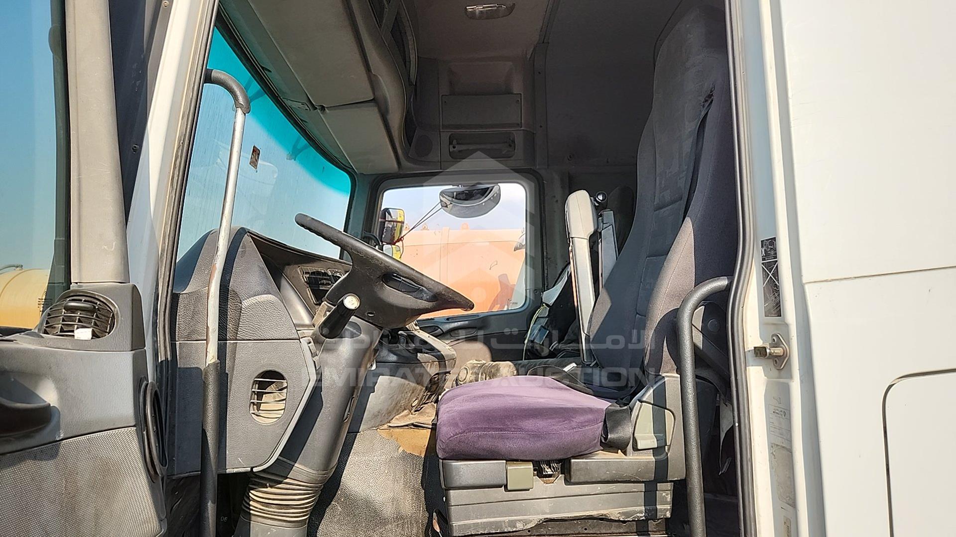 2008 MERCEDES ACTROS VIN: WDAKHCAA88L307911