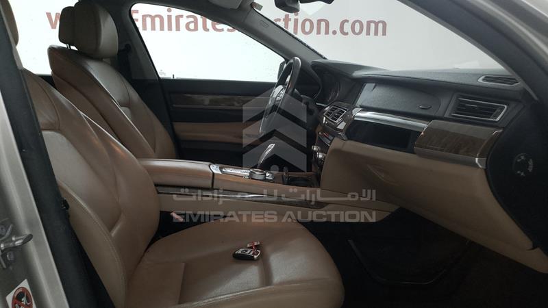 VIN: WBAKB4109AC422449 Auction: EmiratesAuction Lot: 350132 WBAKB4109AC422449 BMW 740 LI 2010 SILVER Photo 27