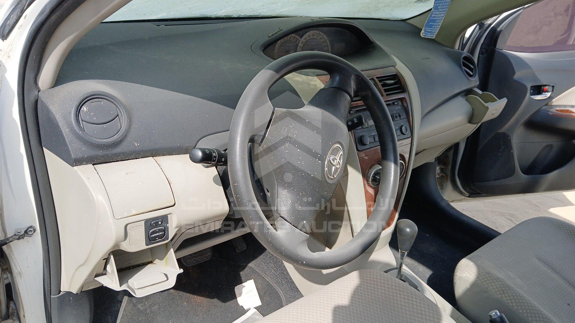2007 TOYOTA YARIS VIN: JTDBW923271078156