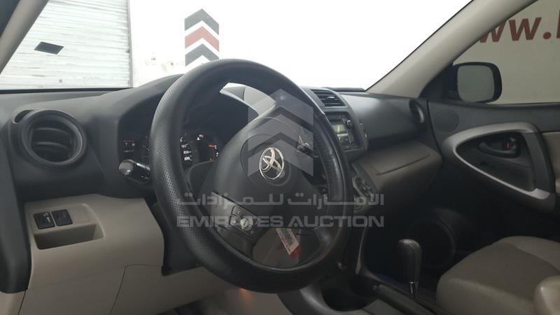 JTMBD31V685175120 Auction: EmiratesAuction Lot: 445927 JTMBD31V685175120 Toyota RAV 4 2008 WHITE Photo 11