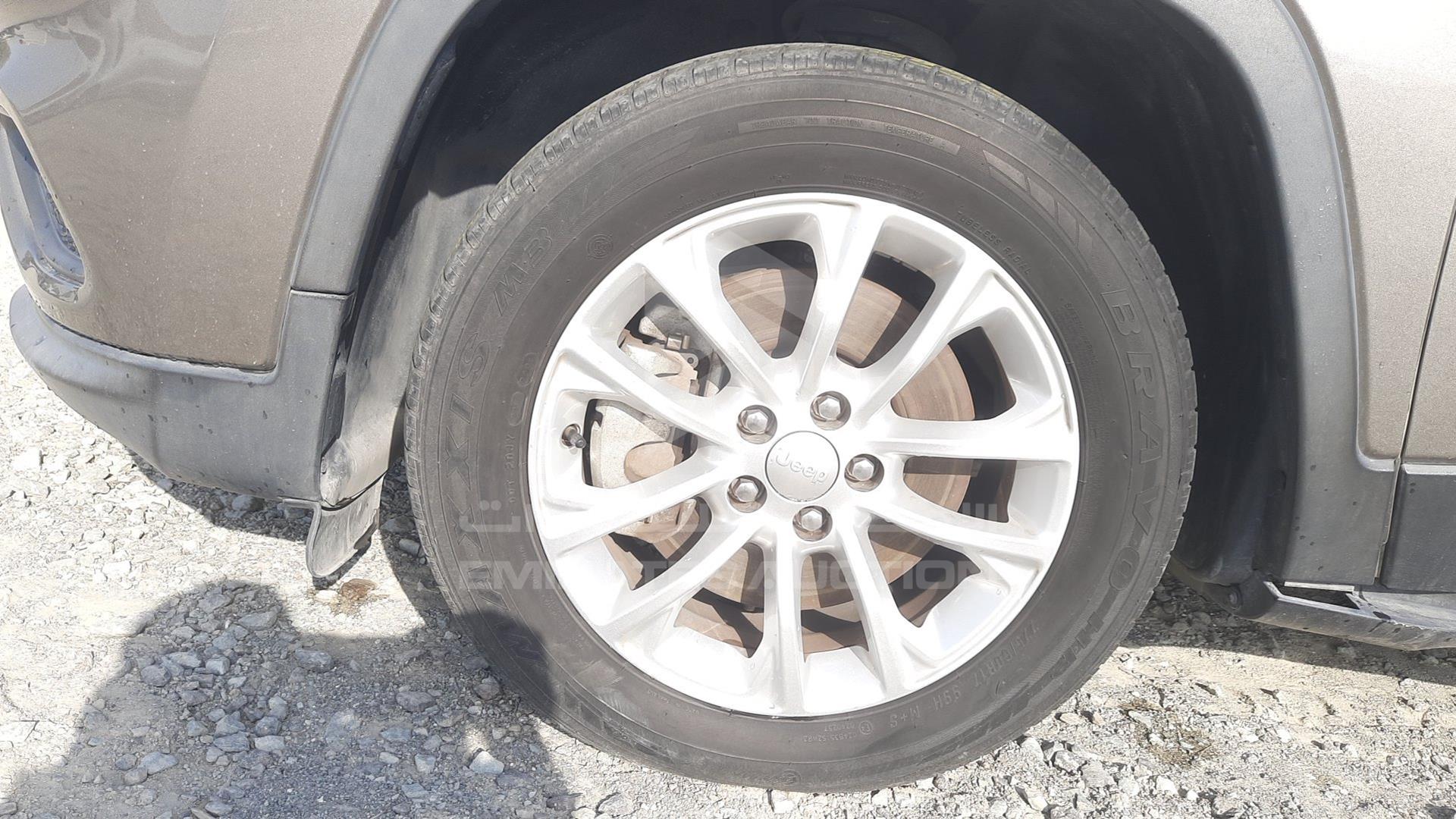 2019 JEEP CHEROKEE VIN: 1C4PJLAX4KD403712