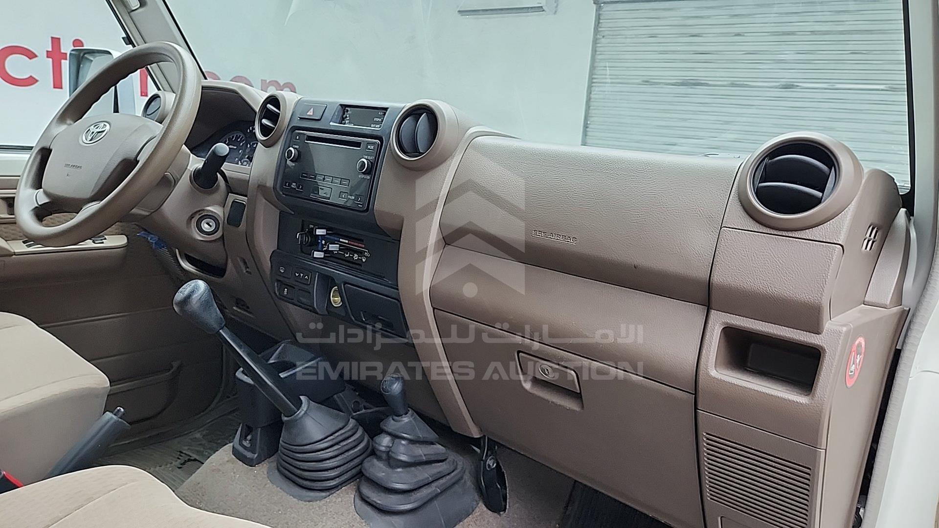 2017 TOYOTA LC 76 VIN: JTEEU73J9H4200785