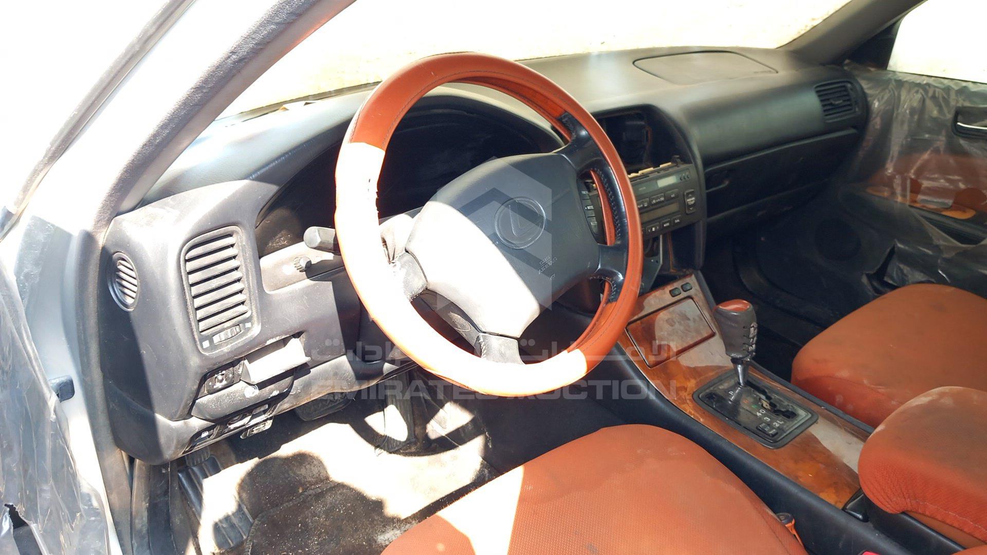 1999 LEXUS LS400 VIN: JT8BH28F3X0146164