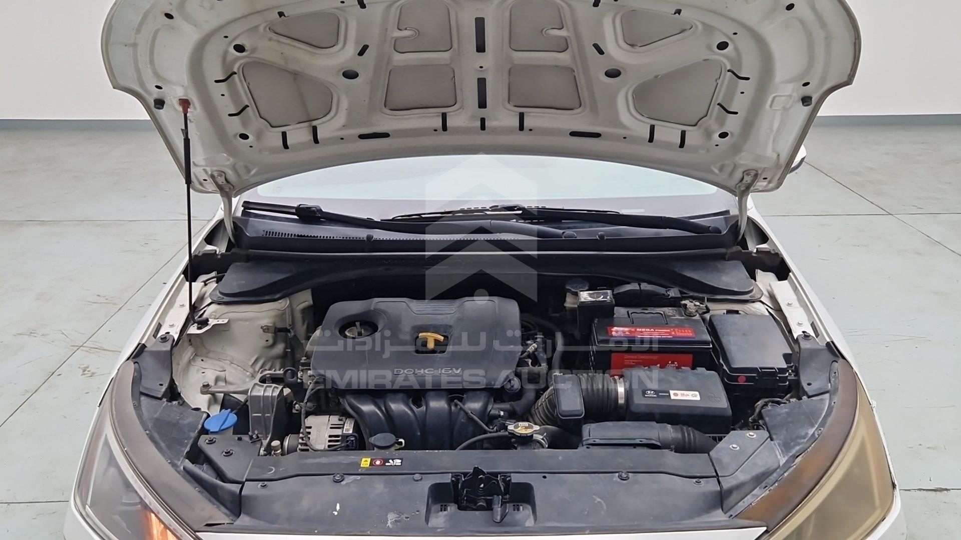 2019 HYUNDAI ELANTRA VIN: 5NPD74LFXKH421749