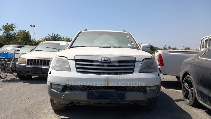 KNAKN8119F5122686 Auction: EmiratesAuction Lot: 406990 KNAKN8119F5122686 Kia Mohave 2015 WHITE Photo 1