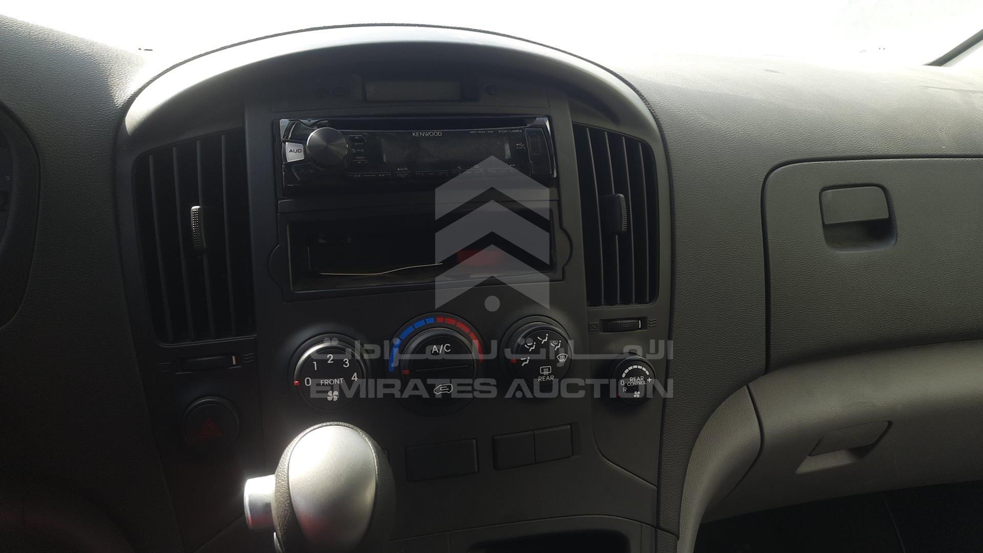 2016 HYUNDAI H1 VIN: KMJWA37R1GU734186