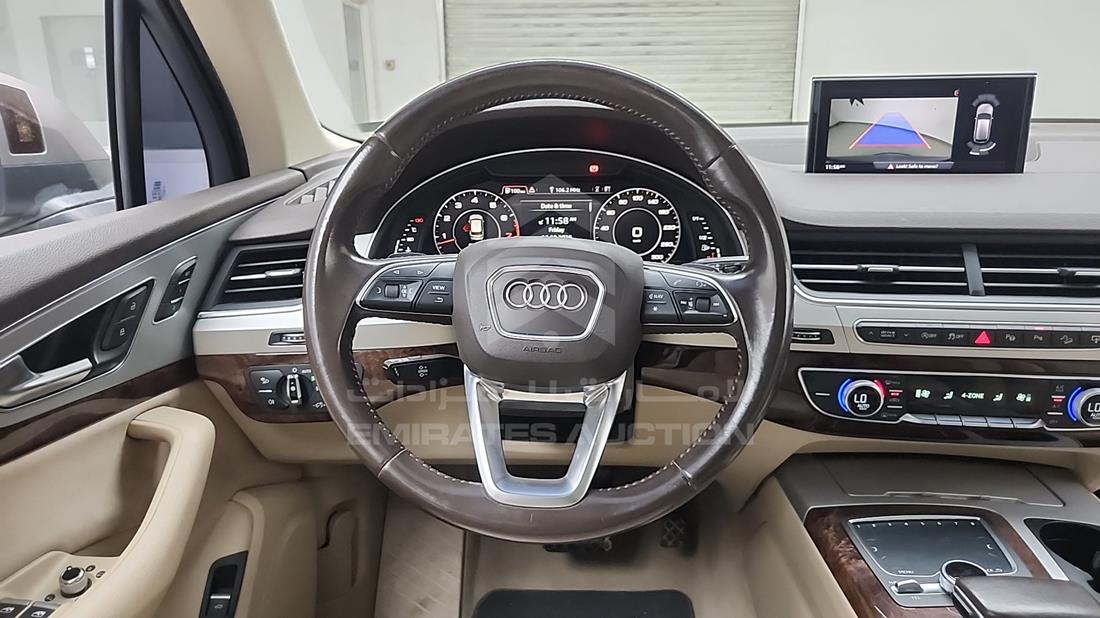 2016 Audi Q7 — Steering & Mounted Controls — Photo 16