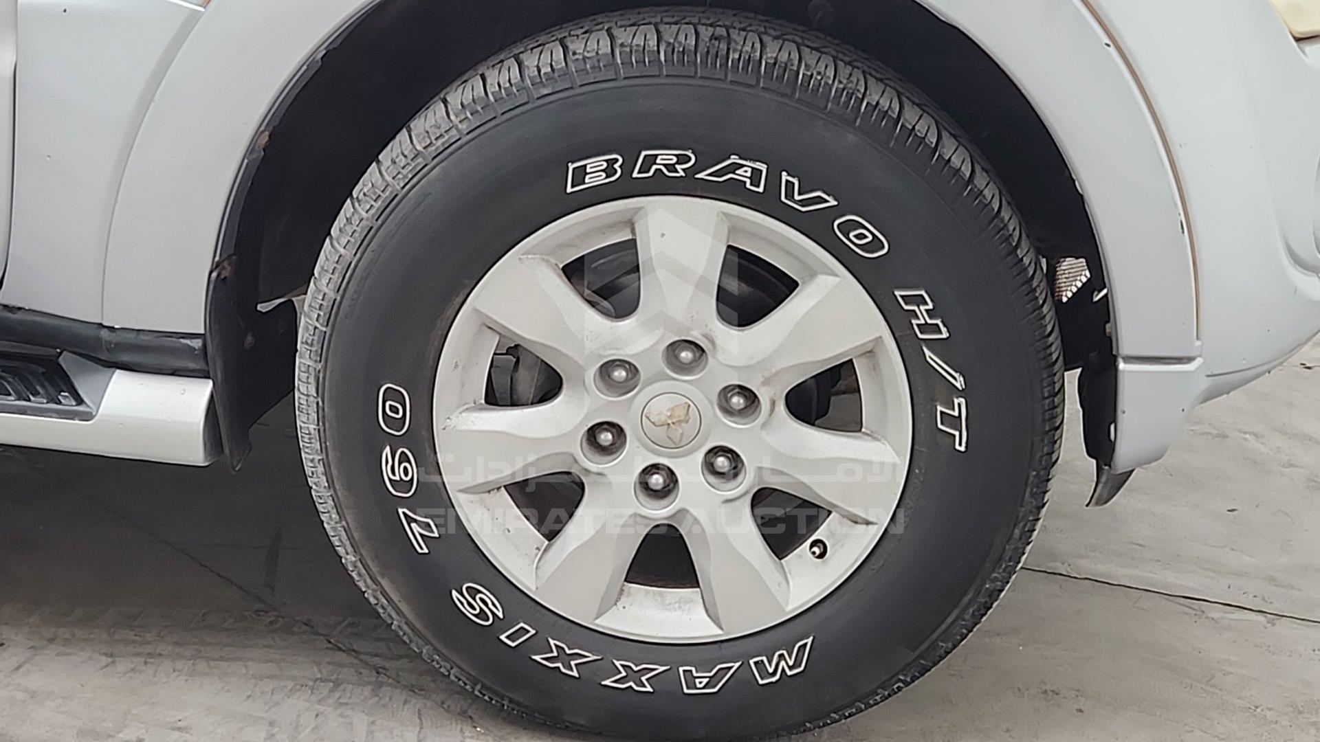 2012 MITSUBISHI PAJERO VIN: JMYLRV95WCJ709340