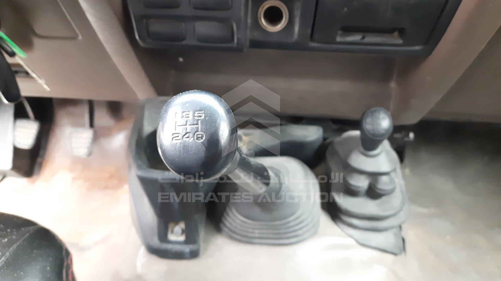 2015 TOYOTA LAND CRUISER VIN: JTFBU71J8F7004298