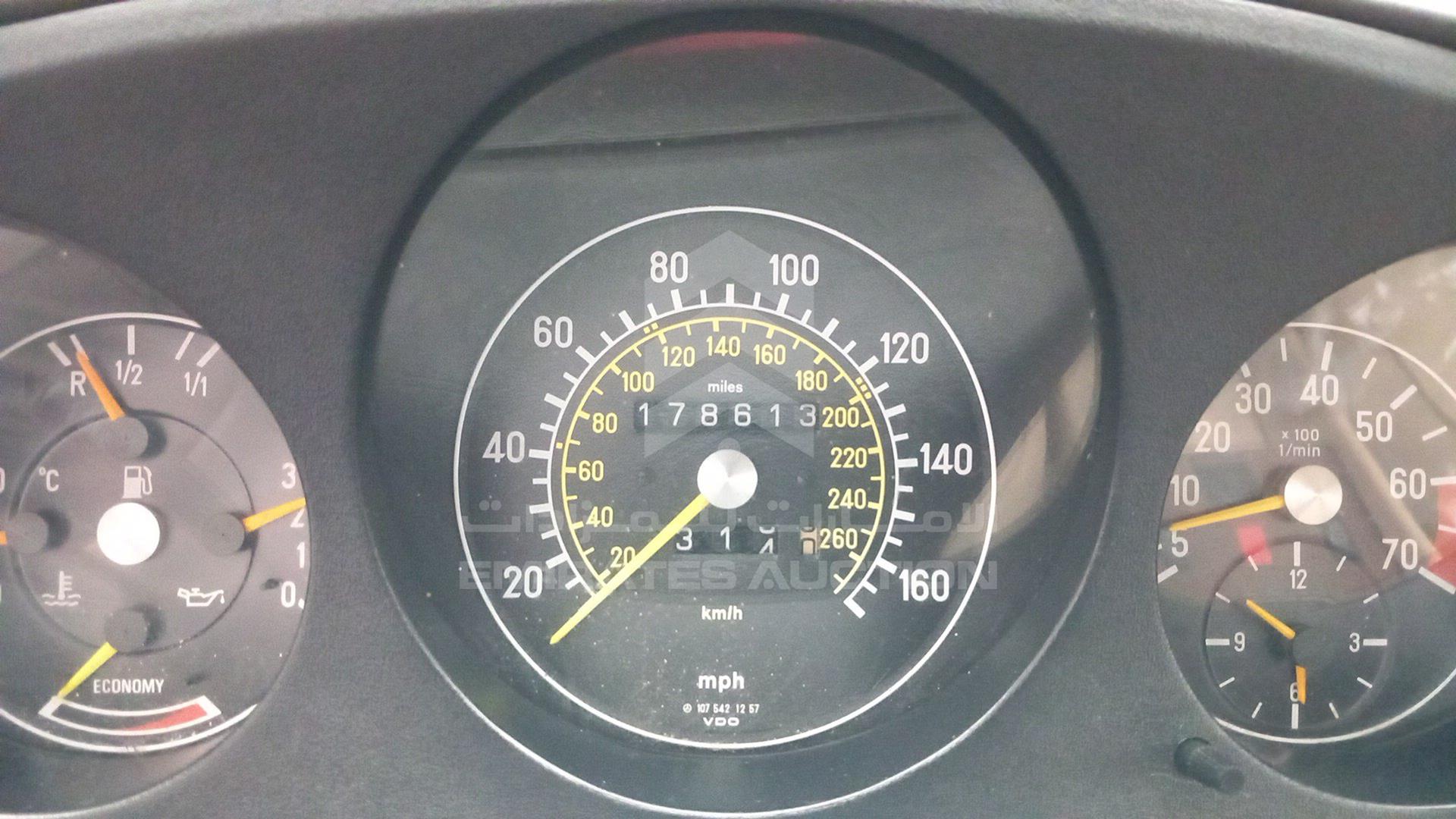 1989 MERCEDES SL 560 VIN: WDBBA48D7KA099397
