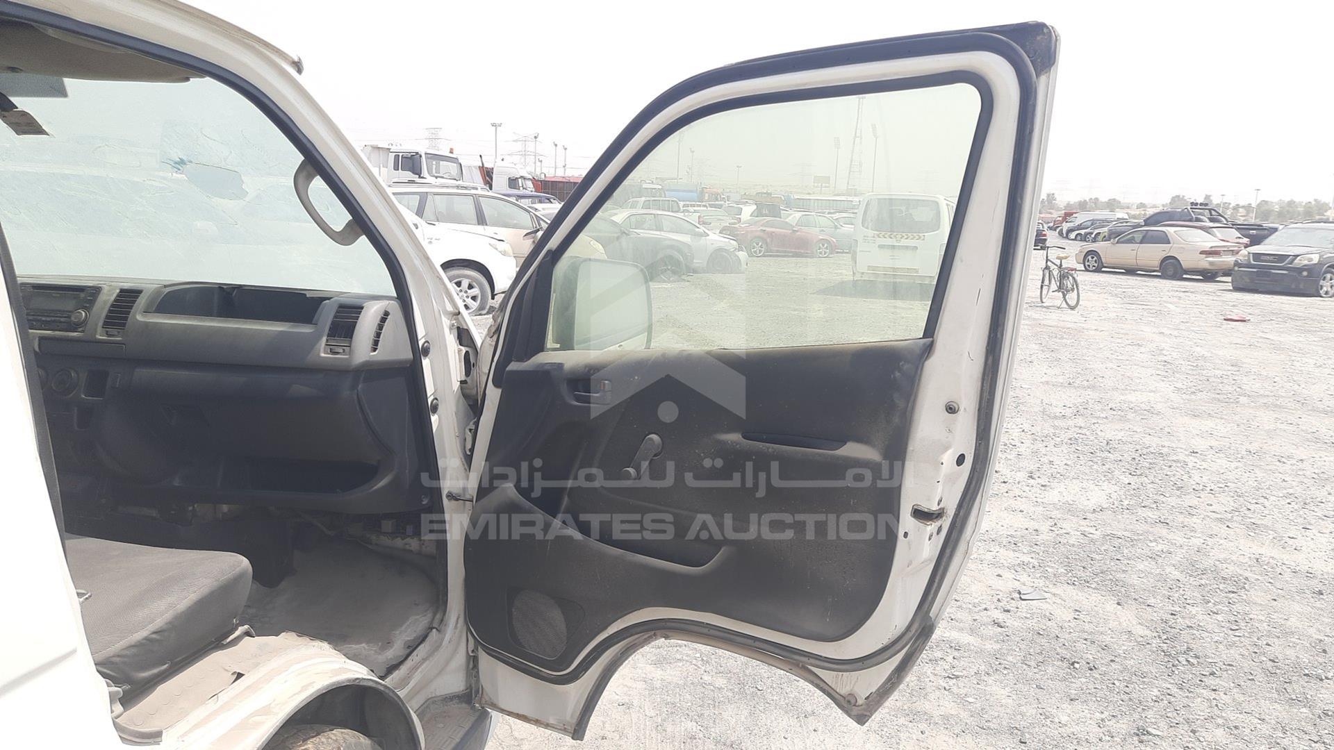 2009 TOYOTA HIACE VIN: JTFHX02P490041972