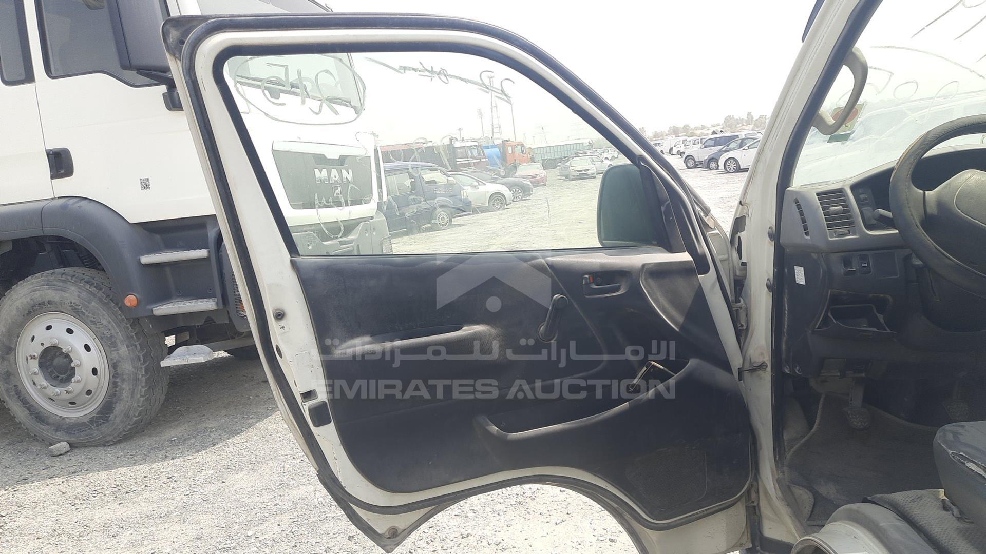 2009 TOYOTA HIACE VIN: JTGJX02PX95011620