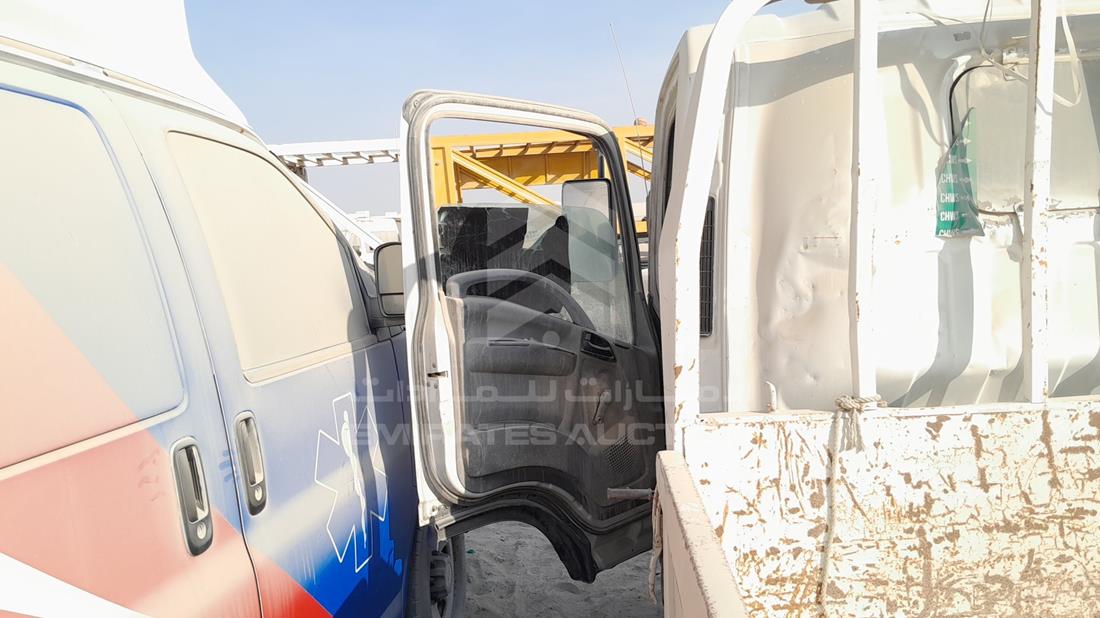 2015 Isuzu Pick up — Front Left Door — Photo 10