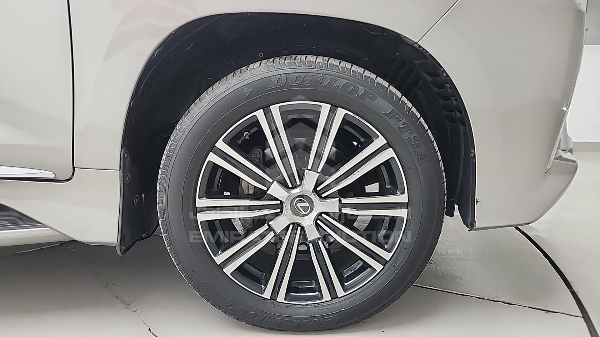 2018 LEXUS LX 570 VIN: JTJHY00W2J4259693