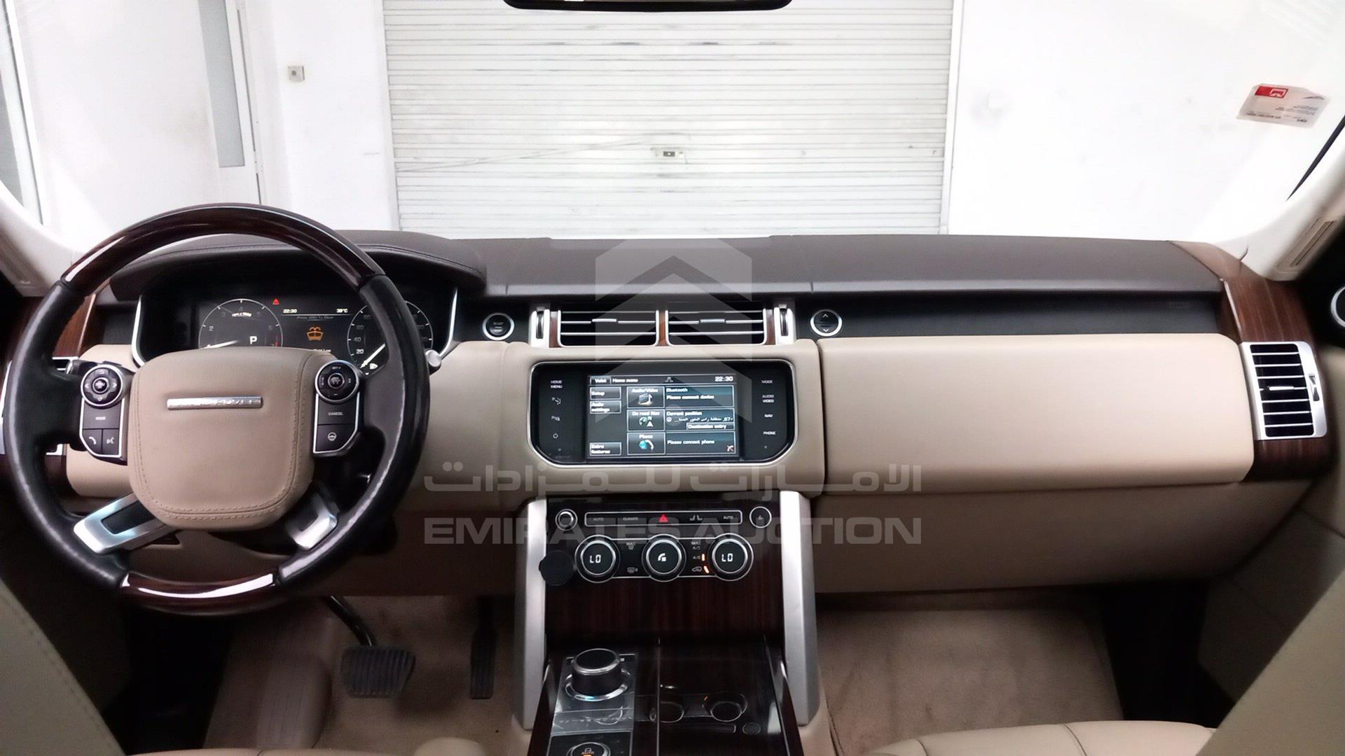 2015 RANGE ROVER VOGUE VIN: SALGA2DF3FA220010