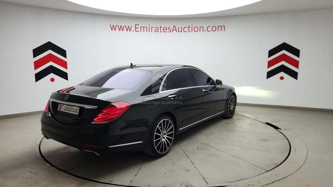 مرسيدس اس 550 2014 — الزاوية الخلفية اليمنى — صورة 11
