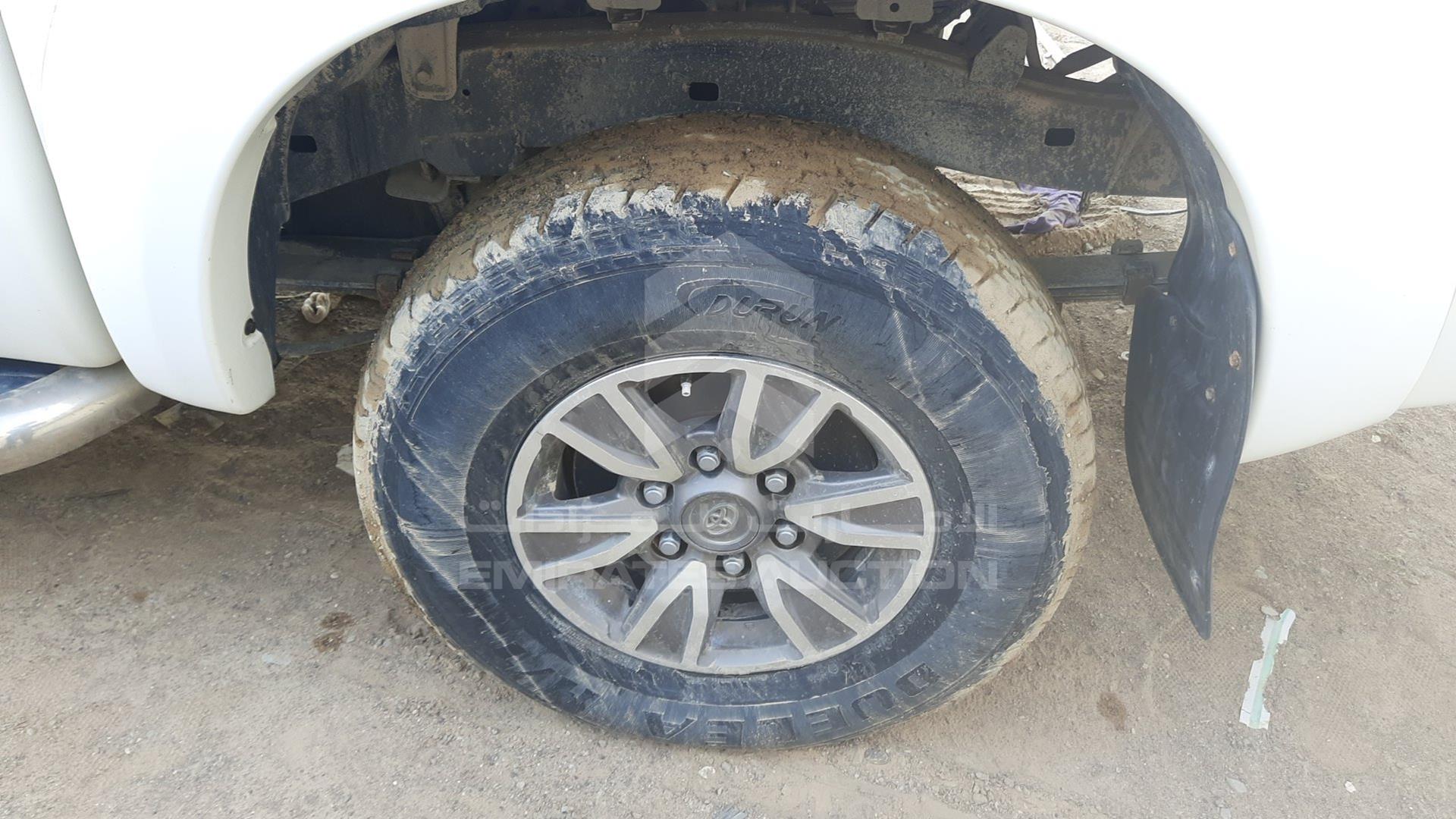 2014 TOYOTA HILUX VIN: MR0FX22G9E1115467