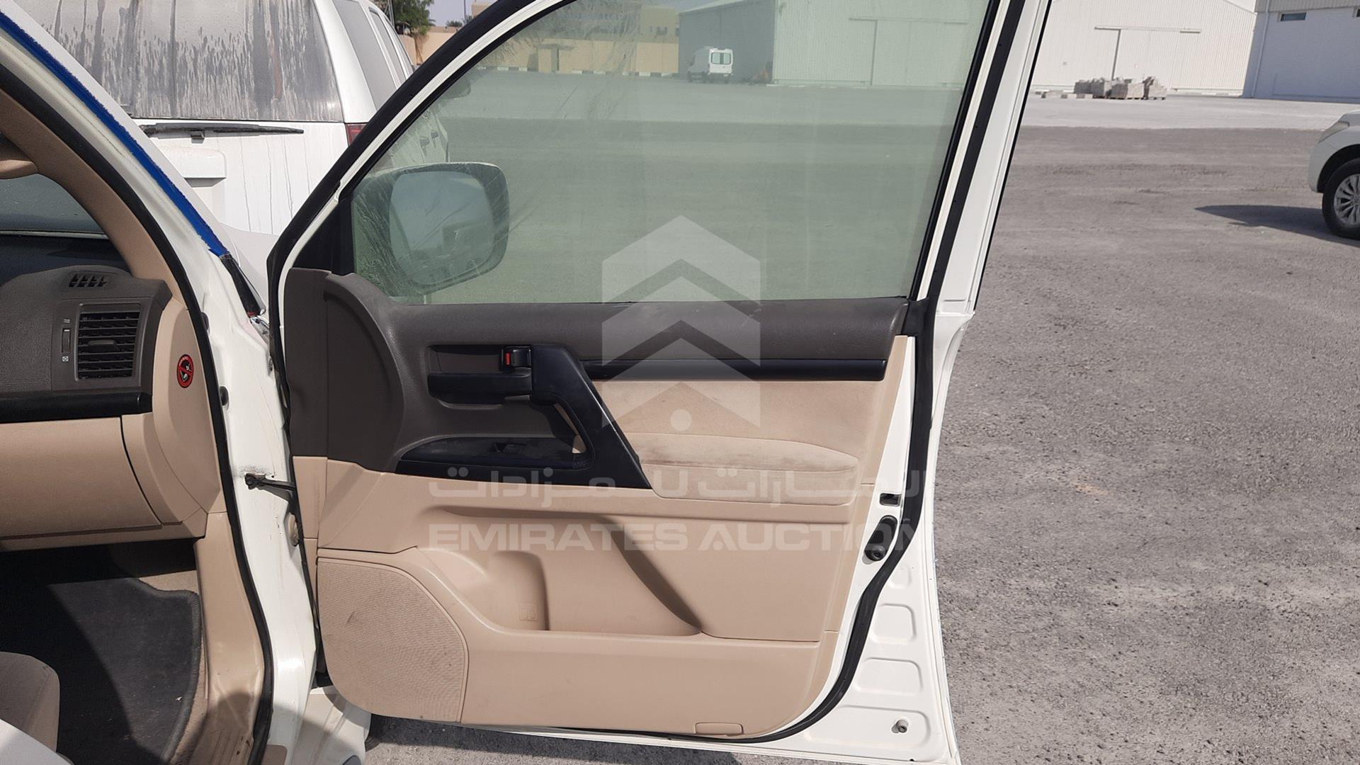 2014 TOYOTA LAND CRUISER VIN: JTMDU09J8E4094677