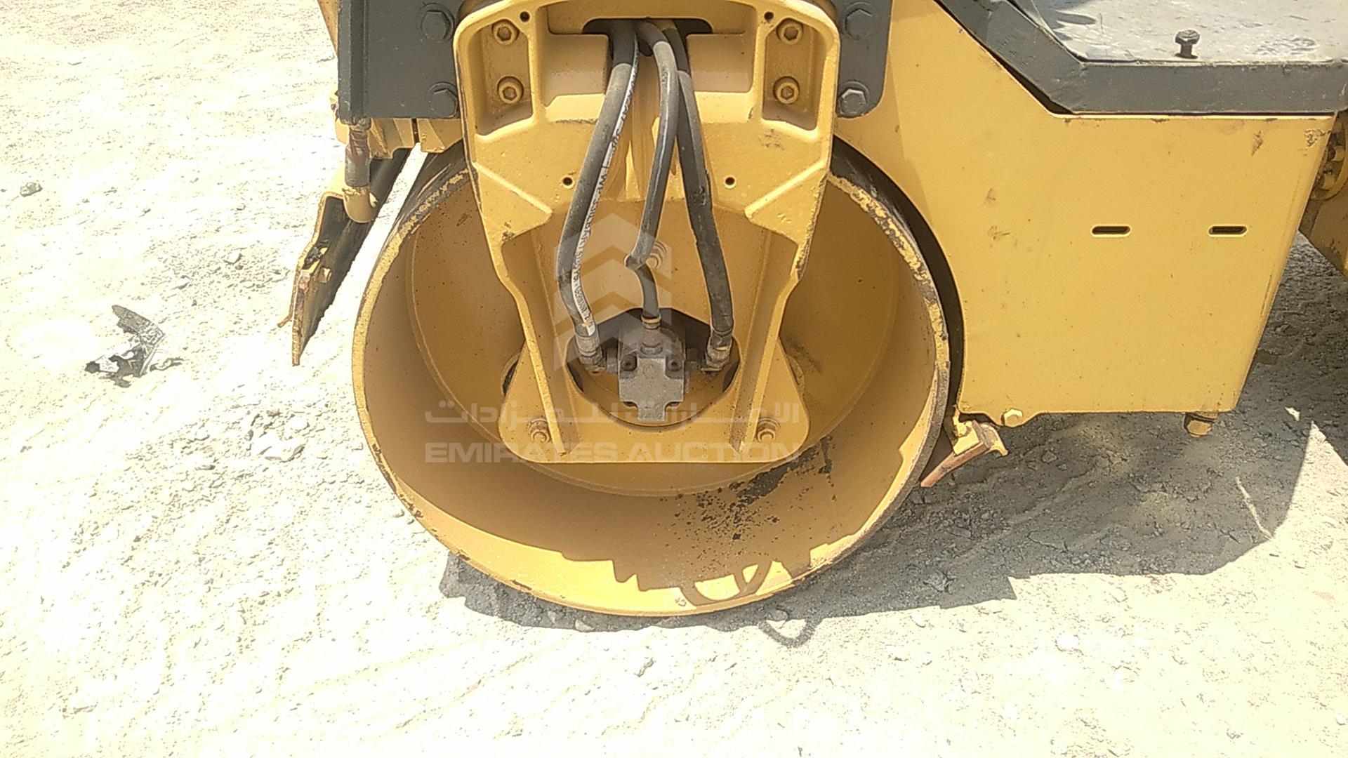 2015 CATERPILLAR --- VIN: CATCB14BB47800276